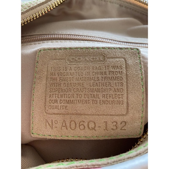 ❌SOLD❌ Coach Hampton Scribble Hobo Bag - Picture 3 of 5